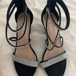 TOP Moda Black Heels with Silver Detailing